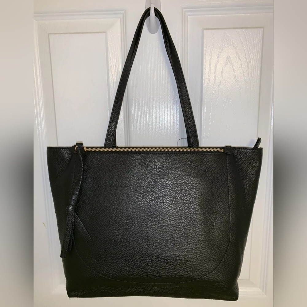 VINCE CAMUTO MAI TOTE NWTS ๐ค - Picture 5 of 5